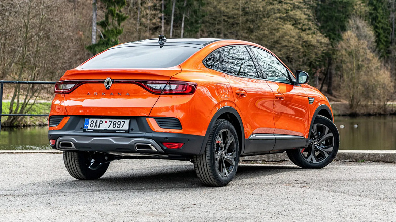 «Почти дешевле нерастаможенной» и с максимальным оснащением. Новый Renault Arkana из Европы продают в России за 2,75 млн рублей